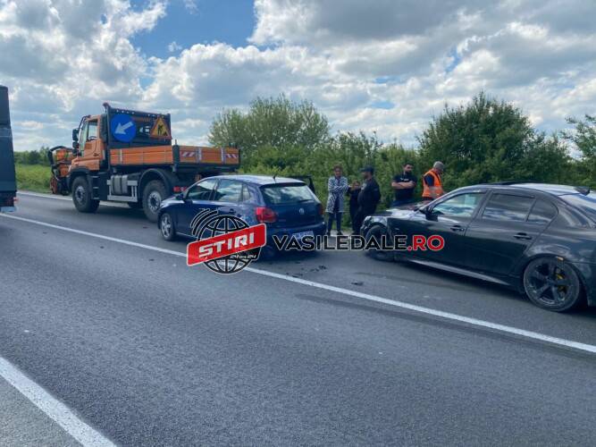 CARAMBOL CU TREI AUTOTURISME LA HIDEAGA / VIDEO: În urma evenimentului rutier au rezultat patru victime