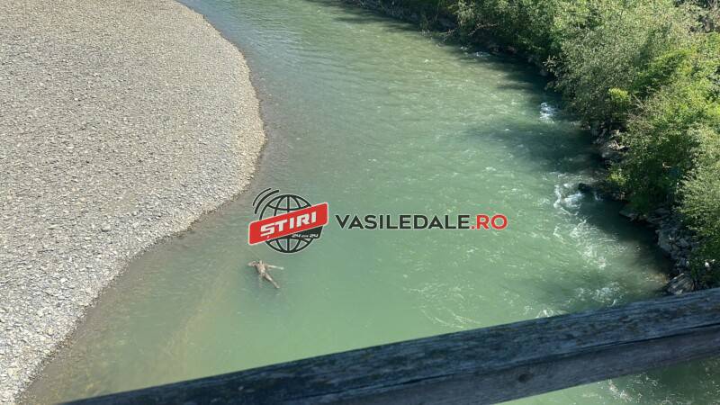 Cadavrul unui bărbat, găsit în apele râului Tisa (FOTO)