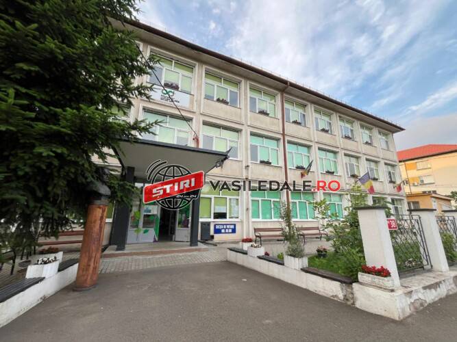 EXCLUSIV VIDEO: Membrii comisiei din secția de la Școala nr. 8 ”s-au prăjit”. Au uitat lămpile UV pornite EXCLUSIV VIDEO: Membrii comisiei din secția de la Școala nr. 8 ”s-au prăjit”. Au uitat lămpile UV pornite