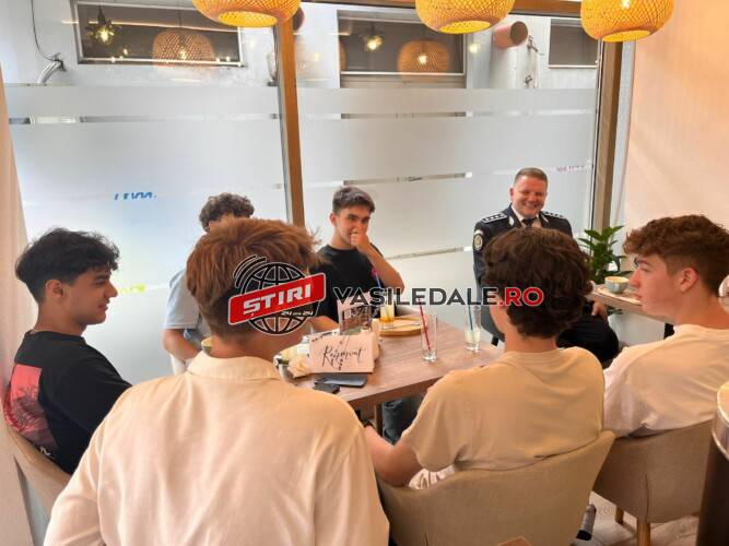 Pentru că vacanța se îndreaptă cu pași repezi, polițiștii au savurat o limonadă cu gust de vacanță