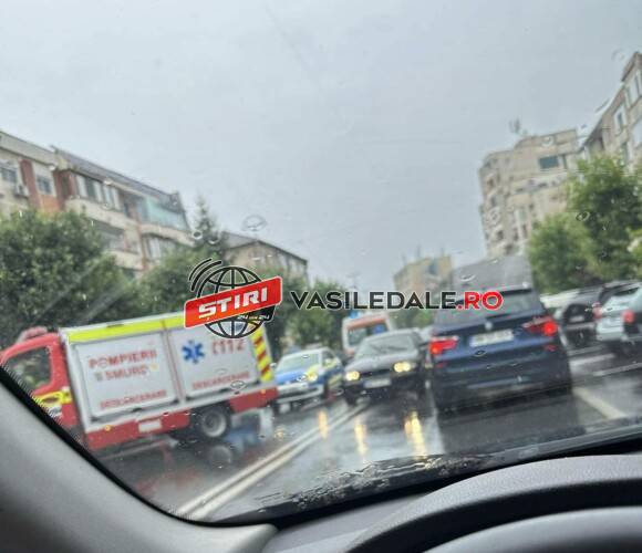 FOTO: Accident rutier cu o victimă pe strada Culturii din Baia Mare. Șofer de autobuz beat la volan în Săliștea de Sus