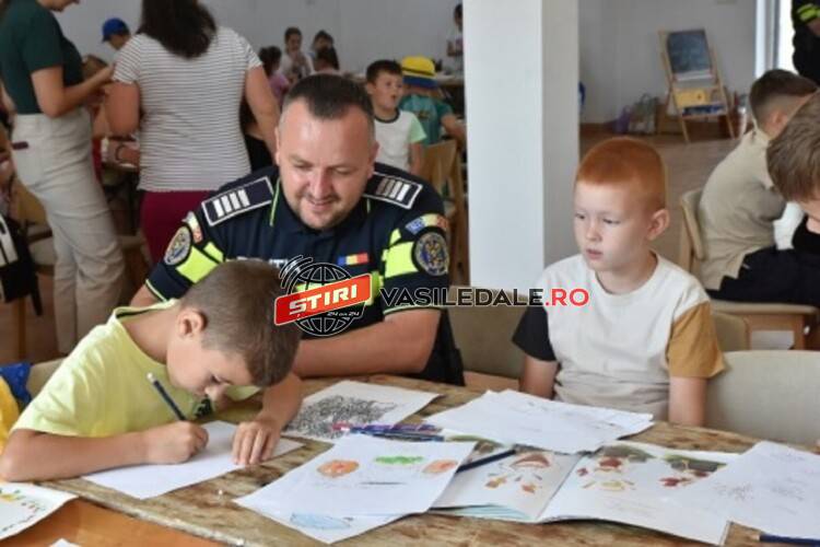 OCNA ȘUGATAG-Polițiștii alături de copii la Școala de vară