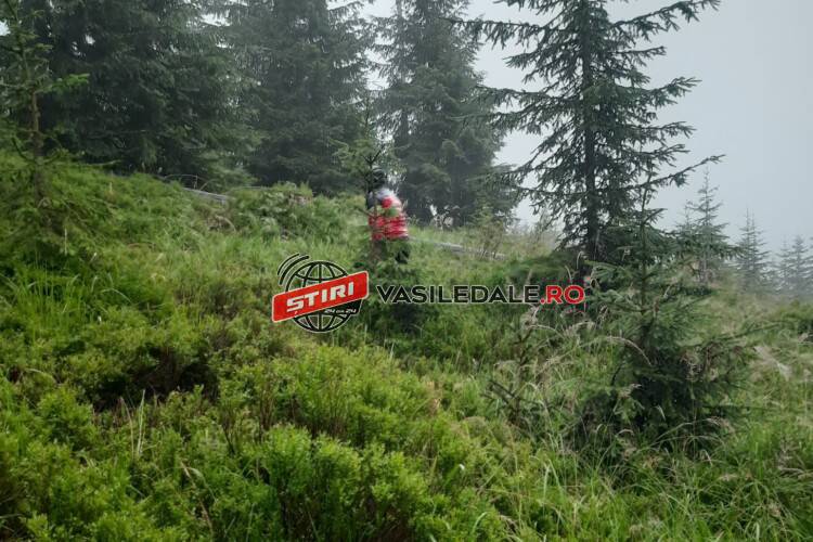 ACŢIUNE DE CĂUTARE: Trei ucraineni rătăciţi pe munte, găsiţi de salvamontişti şi poliţişti de frontieră