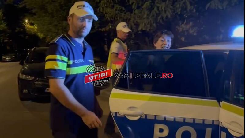 EXCLUSIV VIDEO: O șoferiță ”adormită” de alcool a reușit să lovească 3 autoturisme parcate. Avea 1,01 mg/l alcool pur în aerul expirat (actualizare)