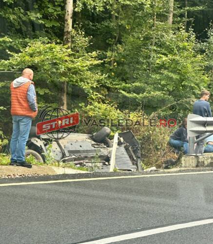 EVENIMENTE RUTIERE: Un șofer s-a izbit cu mașina de un stâlp la Cernești, o femeie s-a răsturnat cu autoturismul în Pasul Gutâi – FOTO