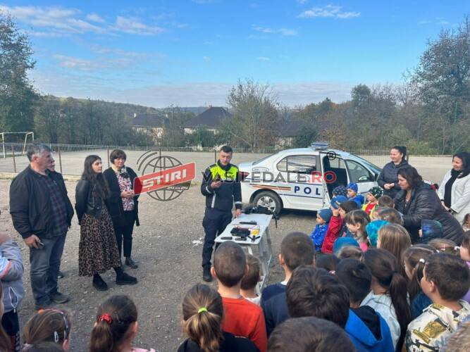 Mii de copii s-au bucurat de prezența polițiștilor în Săptămâna Altfel