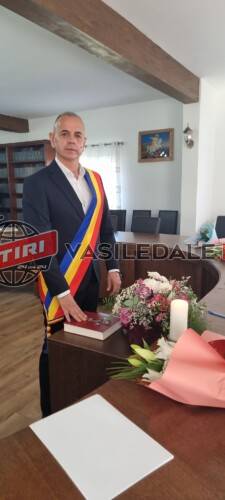 Teodor Ștefanca a depus jurământul pentru un NOU MANDAT de primar al comunei Bârsana (video)