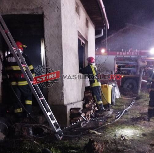 CORNI: Un bărbat a decedat după ce casa în care locuia a luat foc