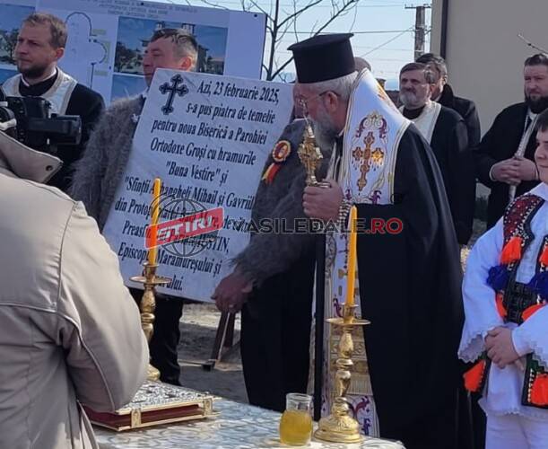 FOTO: S-a pus piatra de temelie a noii biserici din Groși