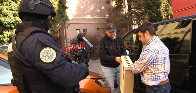 EXCLUSIV VIDEO: Tablou de patrimoniu adus sub paza militarizată a Jandarmeriei Maramureș de la Timișoara la Muzeul de Artă din Baia Mare