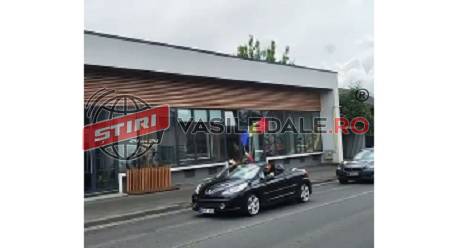 “Plimbări” pe străzile din Baia Mare cu steaguri tricolore. Poliția i-a verificat pe șoferi și pasageri