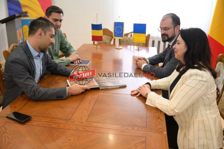 Vizită oficială a președintelui Consiliului Județean Maramureș în comunitatea românească din Cernăuți