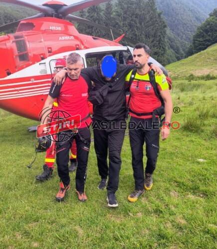 MISIUNE SALVAMONT ÎN MUNȚII MARAMUREȘULUI: Veteran de război cu probleme locomotorii a fugit din Ucraina. A fost salvat cu elicopterul în zona Vf. Pop Ivan – ACTUALIZARE MISIUNE SALVAMONT ÎN MUNȚII MARAMUREȘULUI: Veteran de război cu probleme locomotorii a fugit din Ucraina. A fost salvat cu elicopterul în zona Vf. Pop Ivan – ACTUALIZARE