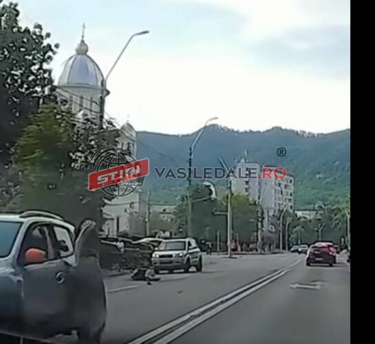 Un pieton beat criță a ieșit în fața unei mașini lângă Palatul de Justiție din Baia Mare (foto)