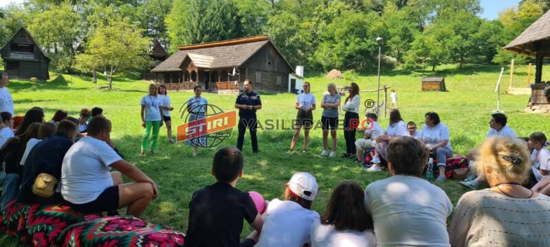 ZIUA TINERETULUI: Polițiștii, printre tineri la Sighetu Marmației și Oncești