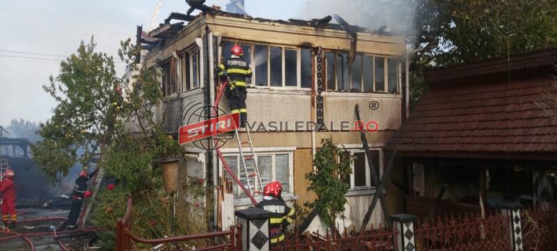 Incendiu Tămășești. Au luat foc o casă și o anexă – actualizare