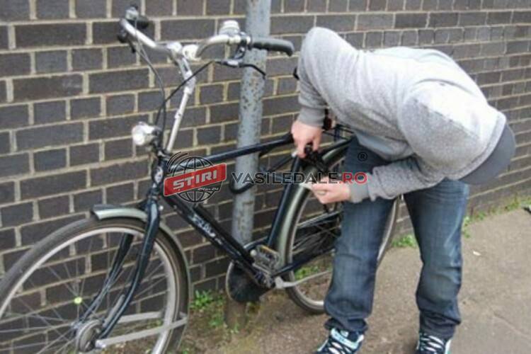 FURT DE BICICLETE: Polițiștii din Mireșu Mare au identificat două persoane, bănuite de comiterea infracțiunii de furt calificat