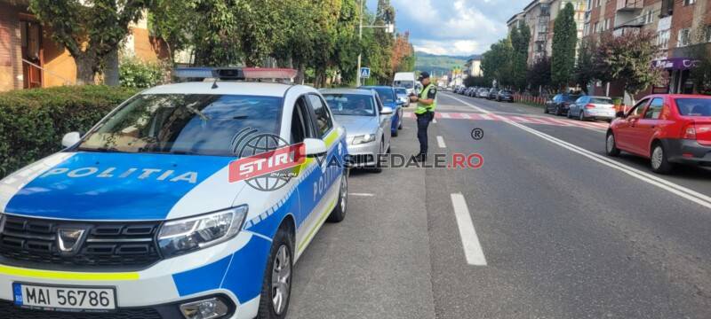 RUTIERE: Polițiștii din Sighet au întocmit dosar penal după ce au urmărit în trafic un moped. Sancțiuni contravenționale de peste 5.000 de lei aplicatr la Târgu Lăpuș, tânăr arestat preventiv pentru infracțiuni rutirere