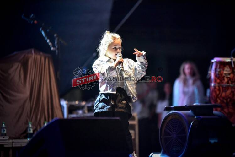 INSIEME MUSIC SCHOOL: Lil’Diva: Pentru mine, scena de la Sărbătoarea Castanelor 2025 a fost una magică!