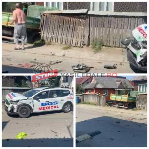 EXCLUSIV: Șoferul unei autoutilitare nu a acordat prioritate de dreapta într-o intersecție din Dragomirești și a lovit o ambulanță privata