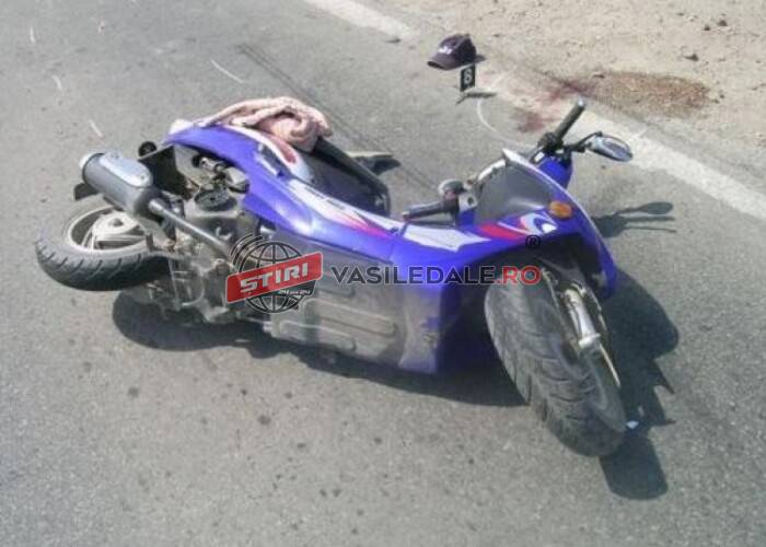 ACCIDENT LA RUSCOVA: O femeie de 54 de ani care conducea un moped electric s-a dezechilibrat și a căzut pe carosabil