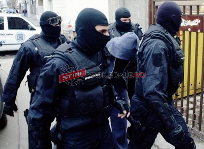 Flagrant în miez de noapte într-o parcare din Maramureș! Polițiștii din Sălaj au prins un bărbat cu substanțe psihoactive. O tranzacție de 1.000 de lei care l-a trimis direct după gratii