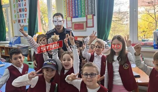 ÎNTREBĂRI-SURPRIZĂ adresate de polițiști elevilor Școlii Gimnaziale ”Nicolae Iorga” din Baia Mare (foto)