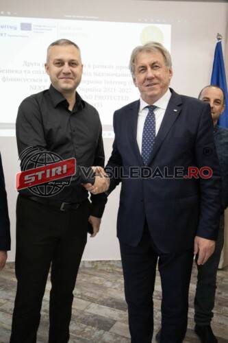 ÎNTÂLNIRE ÎN UCRAINA: Partenerii din Mireșu Mare și Dubove au discutat implementarea proiectului ”Safe and Protected” ÎNTÂLNIRE ÎN UCRAINA: Partenerii din Mireșu Mare și Dubove au discutat implementarea proiectului ”Safe and Protected”