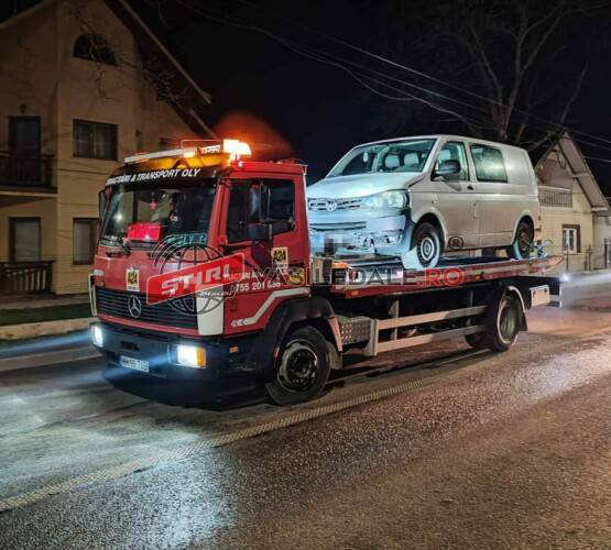 ACCIDENT PE DN 18, LA MOISEI: Coliziune dintre două autovehicule, trei persoane au ajuns la spital. Un șofer era băut (VIDEO) ACCIDENT PE DN 18, LA MOISEI: Coliziune dintre două autovehicule, trei persoane au ajuns la spital. Un șofer era băut (VIDEO)