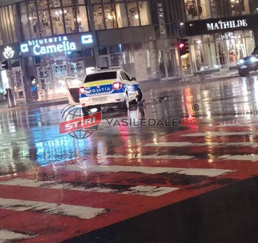 Agent de poliție rănit într-un accident produs în Baia Mare. Era în misiune (VIDEO)