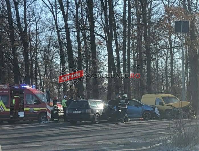 ULTIMĂ ORĂ: Accident cu trei mașini în ”intersecția morții” de la Hideaga (foto)