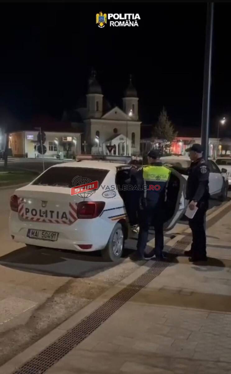 GROȘII ȚIBLEȘULUI: Scandal într-un bar, bărbat reținut după ce a bătut un client și a condus beat, fără permis (FOTO)
