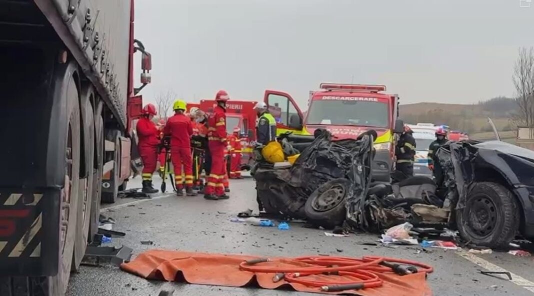 FOTO / VIDEO: Cinci morți pe DN1F, Satu Mare – Cluj. Impact între două camioane și un autoturism