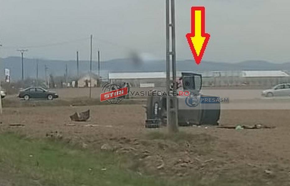 O șoferiță a produs accidentul de astăzi, din județul Satu Mare. Mașină răsturnată, 2 victime. Implicat un șofer din Maramureș