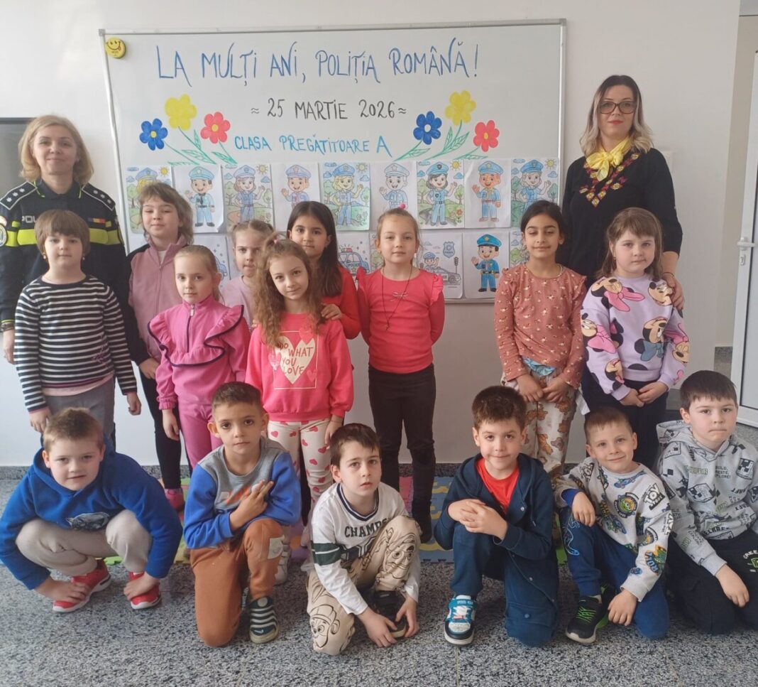 Bucurii și emoții trăite de polițiștii Biroului Siguranță Școlară în cadrul unei activităti desfășurate la o unitate școlară din Cavnic