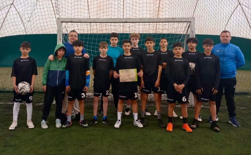 ȘCOALA GIMNAZIALĂ SATULUNG: Vicecampioană județeană la fotbal Cupa Tymbark Junior – categoria de vârstă U12 băieți