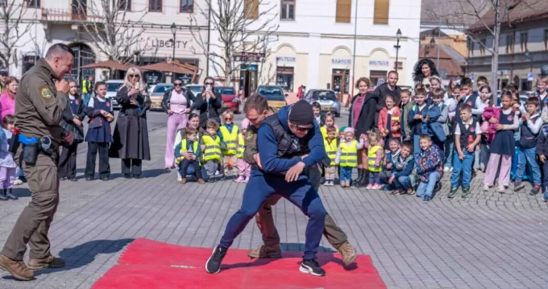 Ziua Porților Deschise organizată de polițiști și în Baia Mare