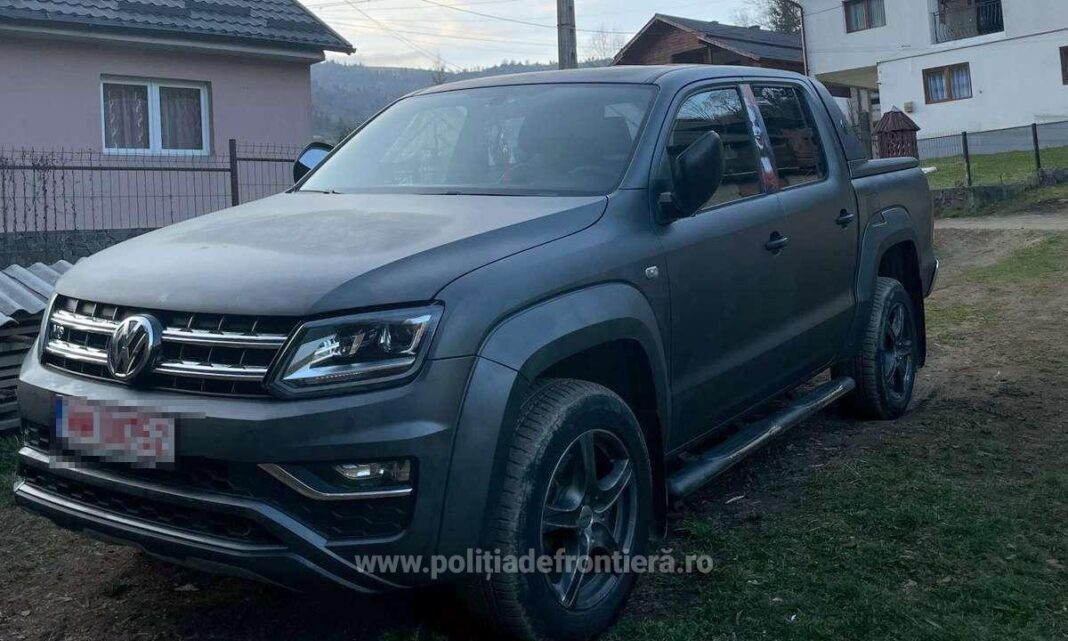 Autoturism furat din Austria, descoperit de polițiștii de frontieră în Vișeu de Sus (foto)