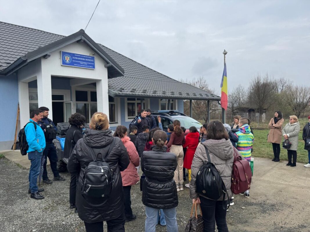 Jandarmii montani, alături de elevi în programul „Școala Verde” în Baia Sprie și Târgu Lăpuș