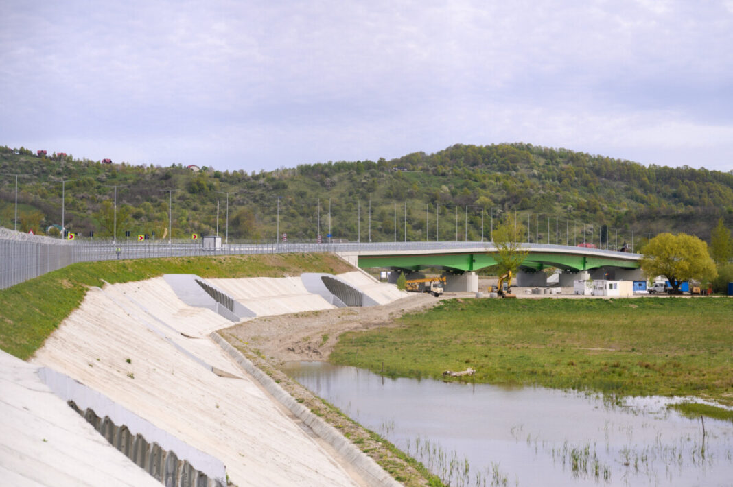 NOI AM TERMINAT, UCRAINENII… poate în 15 iunie: A avut loc recepția tehnică a podului peste Tisa la Sighetu Marmației (galerie foto)