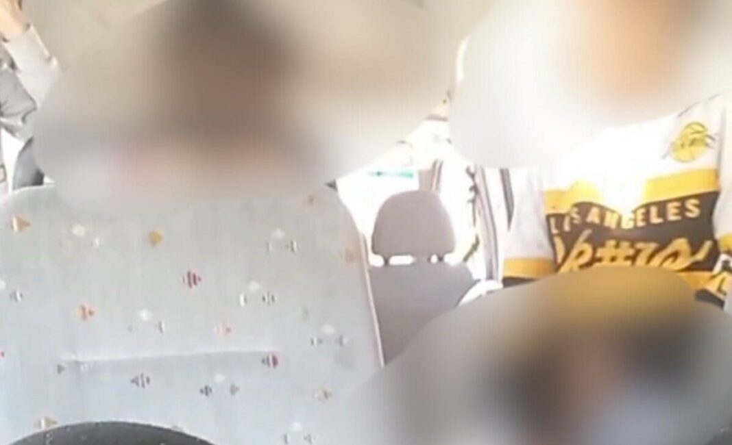 SCANDALOS: Umilință și imagini scandaloase pentru elevele într-un microbuz școlar din Copalnic Mănăștur