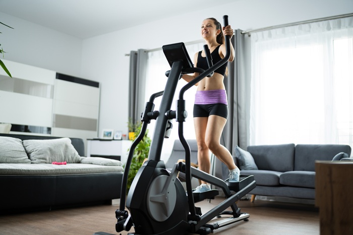 Cum alegi o bicicletă eliptică pentru apartament: criterii de care să ții cont