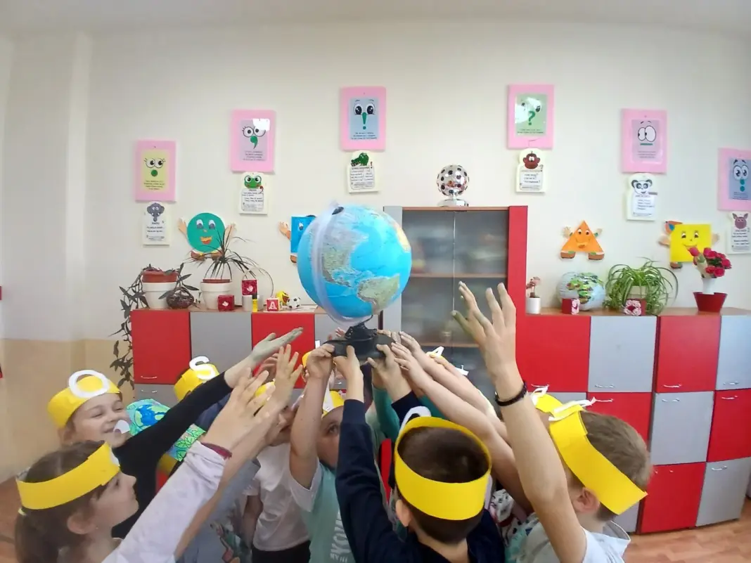 Prima ediție de EcoSalvatorii, în Maramureș. Proiectul educațional pe teme de mediu se adresează copiilor între 4 și 10 ani. Tema ediției din acest an este EcoNomisirea