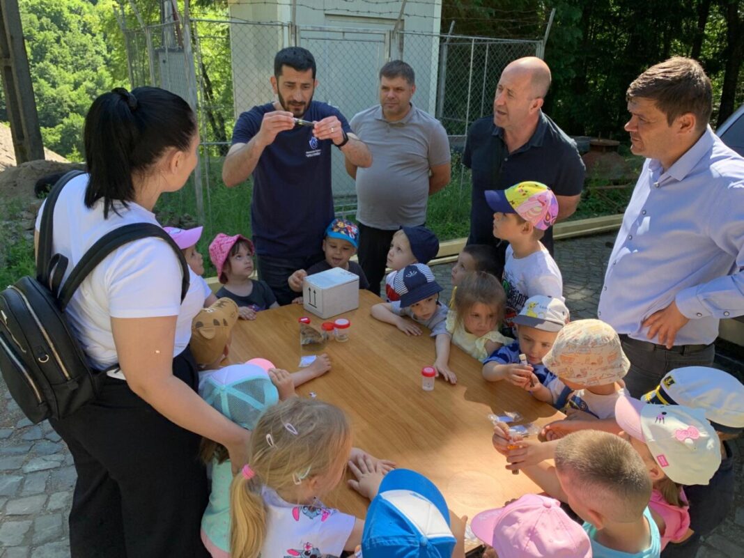 Prichindeii de la Grădinița cu Program Prelungit Târgu Lăpuș, în vizită la barajul Strâmtori-Firiza