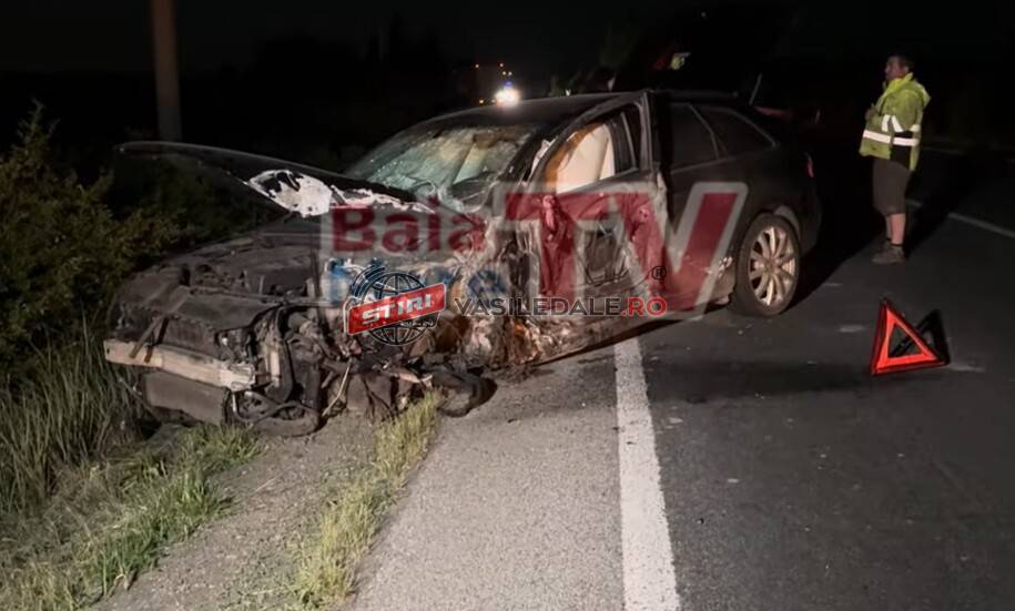 SATULUNG: Un autoturism a acroșat un TIR după ce șoferului i s-ar fi făcut rău la volan. În mașină se aflau și doi copilași