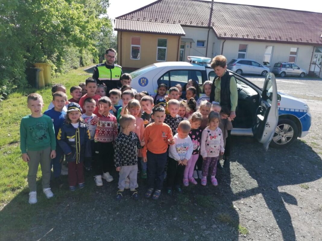 EDUCAȚIE PENTRU SIGURANȚĂ RUTIERĂ ȘI RESPONSABILITATE: Micul pieton, împreună pentru o comunitate sigură la Copanic Mănăștur