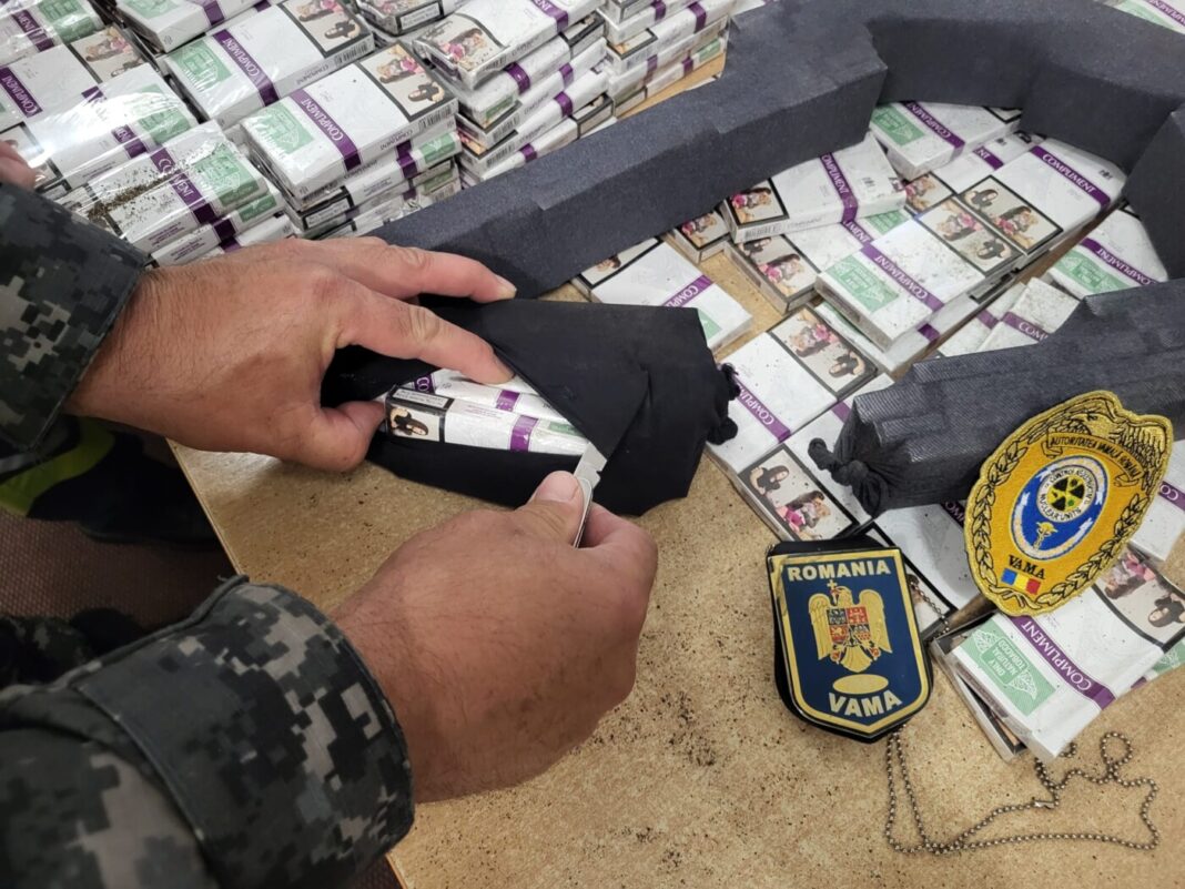 CONTROL VAMAL CU TEHNOLOGIE DE ULTIMĂ GENERAȚIE: 328 pachete de țigări ascunse într-o roată de rezervă, descoperite la Biroul Vamal de Frontieră Sighet