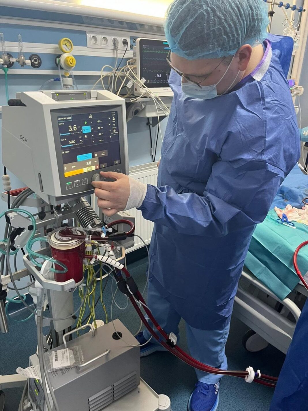 Spitalul Județean de Urgență „Dr. Constantin Opriș” continuă experiența ECMO: un caz critic tratat prin terapie de oxigenare extracorporeală