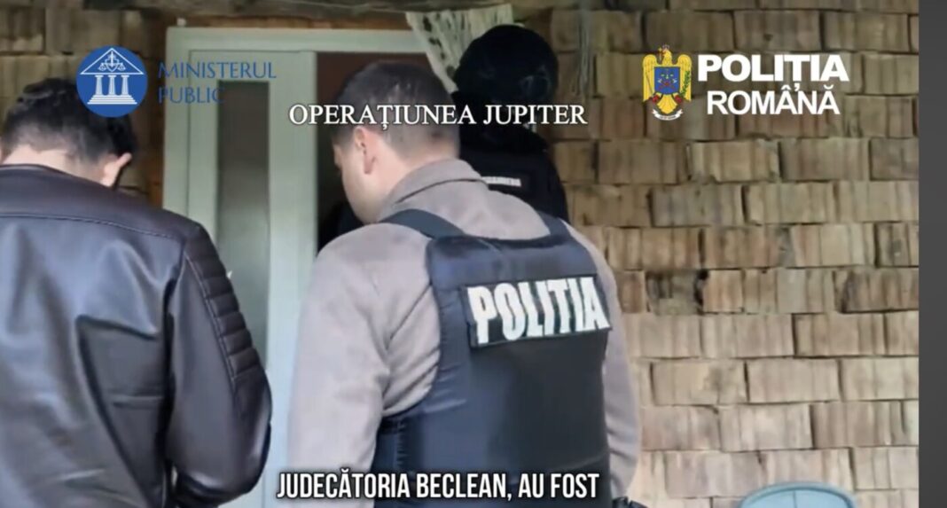 Urmare percheziții Suciu de Sus si Bistrița: 8 persoane reținute, 2 sub control judiciar! Arme letale folosite pentru braconaj confiscate (video)