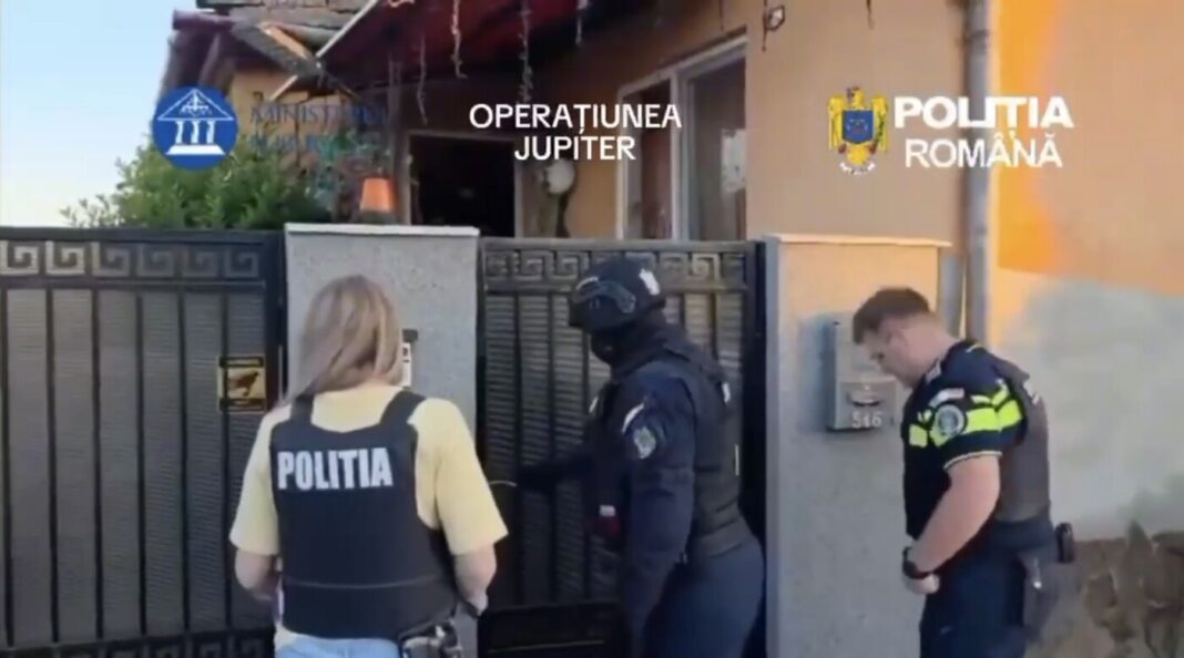 113 PERCHEZIȚII DOMICILIARE, inclusiv în Maramureș, în domeniul fabricării și comercializării de instrumente muzicale (VIDEO)